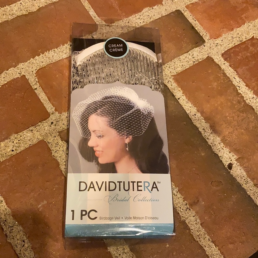 NIP David Tutera cream birdcage veil on comb
